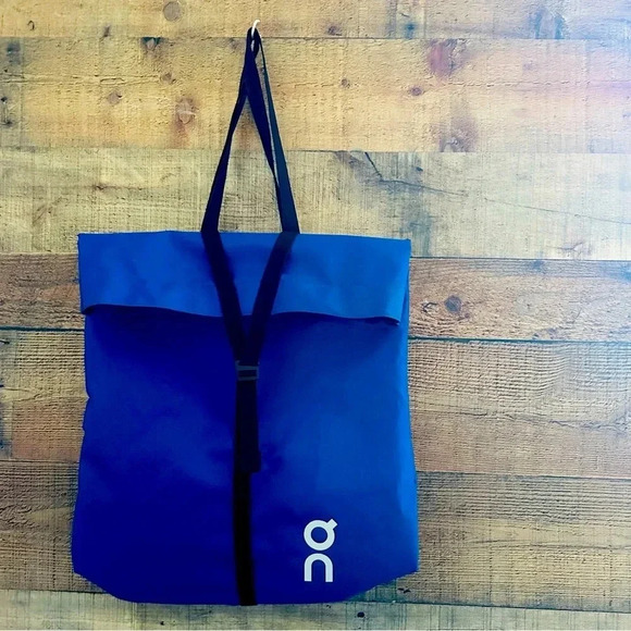 Unisex NWOT ON Cloud Running Ambassador/Marketing Bag - Picture 1 of 8